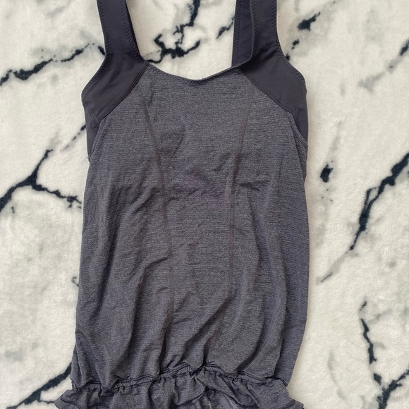 Lululemon XS Grey Built-in Bra Athletic Shirt - Picture 1 of 5